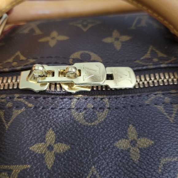 Louis Vuitton 50 Keepall Bandouliere FREE POSHMARK AUTHENTICATION! - Picture 4 of 17